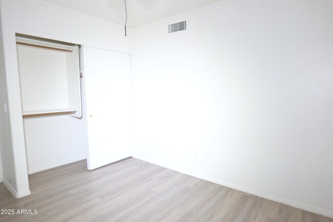 Building Photo - 1321 W Butler Dr