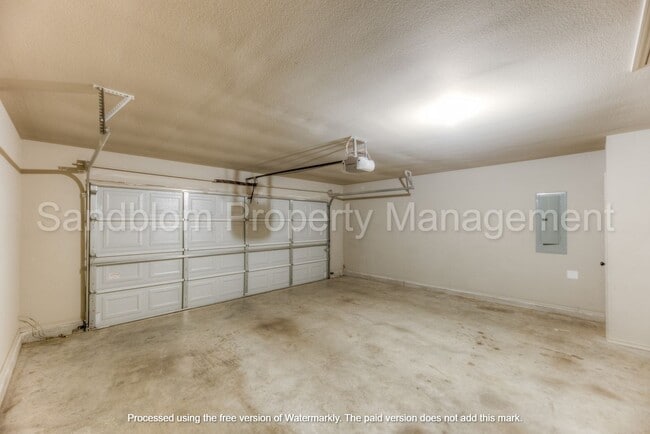 Building Photo - FOR LEASE | Jenks | 4 Bed, 2.5 Bath | $184...