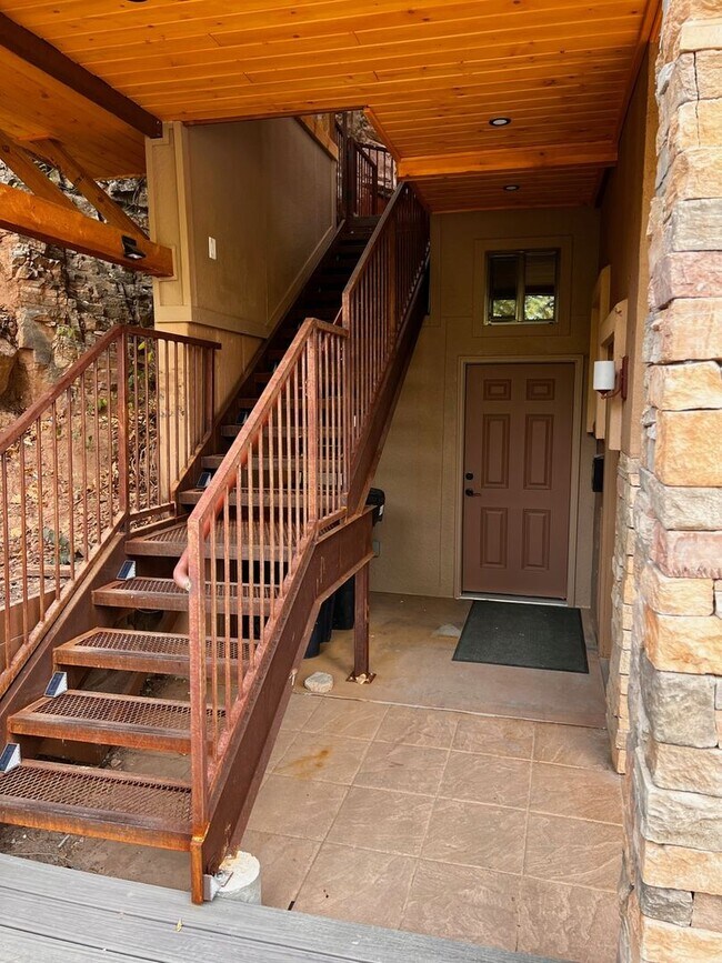Building Photo - Spacious 3BR 3BA Townhome in Durango