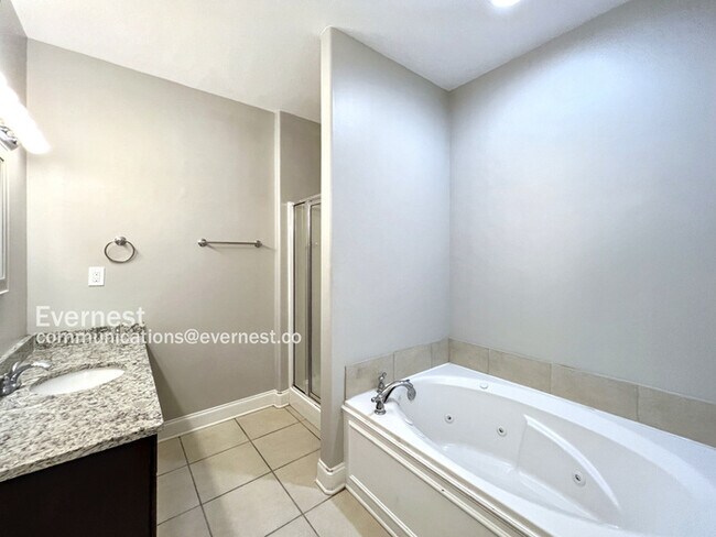 Building Photo - 6437 Arbor Lake Dr W