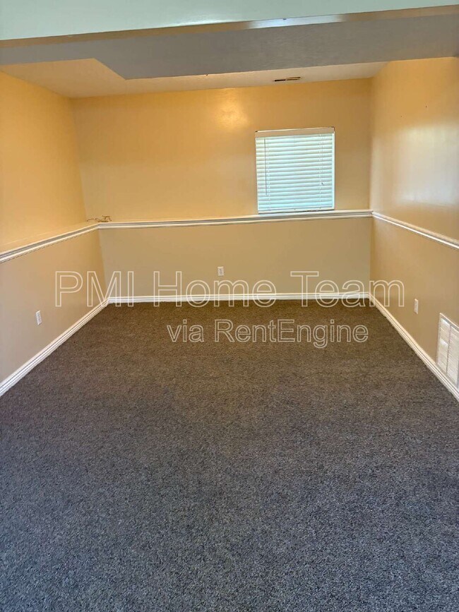 Building Photo - 4440 S 2750 W