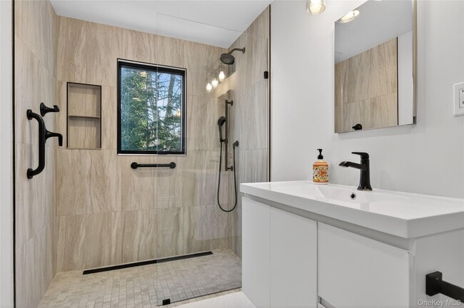 Building Photo - 2 Prospect Ave