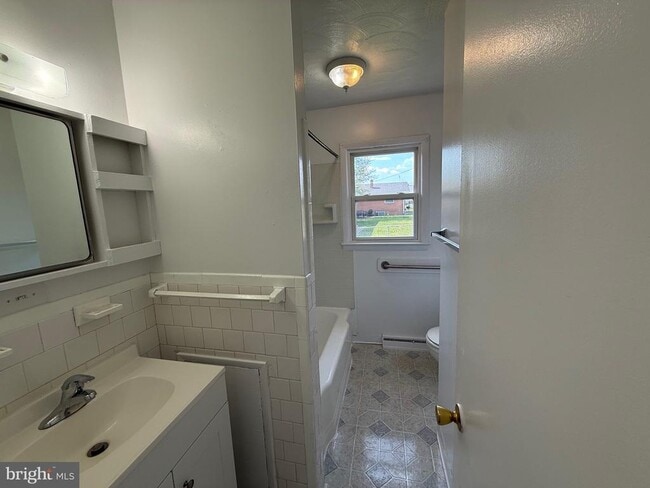 Building Photo - 103 Taft Ave