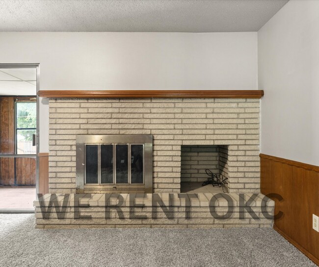 Building Photo - 3016 Shadybrook Dr