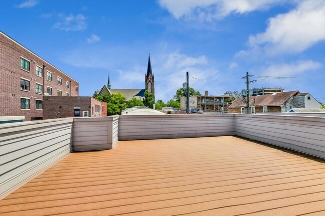 Building Photo - 8101 Floral Ave