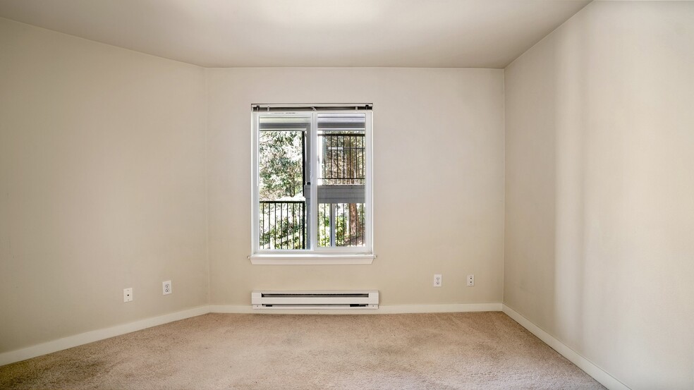 Guest bedroom - 3910 243rd Pl SE