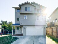 Building Photo - SUPERSIZED 5-Bd HOME