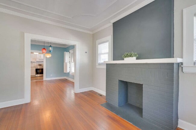 Building Photo - Three-Bed Home w/ Fenced in BackYard in the Heart of Durham