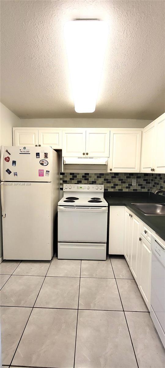 Building Photo - 9310 Fontainebleau Blvd