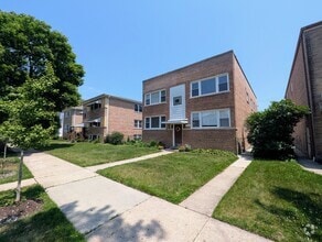Building Photo - 5311 N California Ave