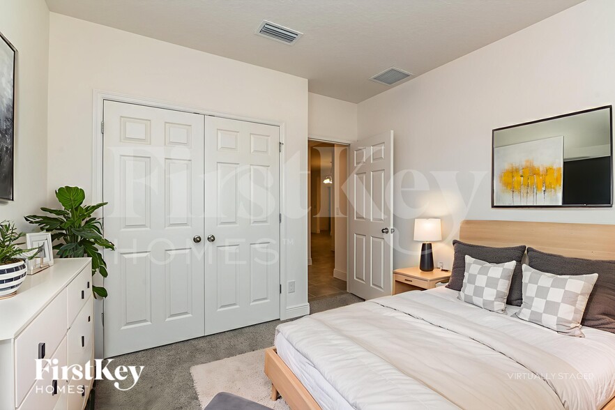 Building Photo - 705 Blackstone St