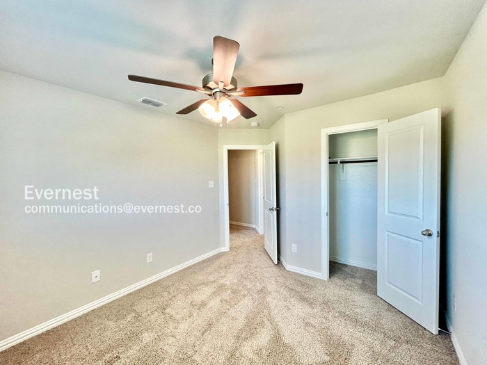 Building Photo - 3030 Willow Wood Ct