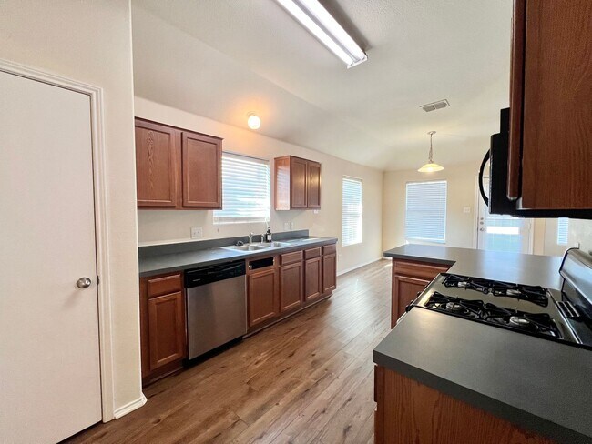 Building Photo - Cozy Home in Remington Point Neighborhood