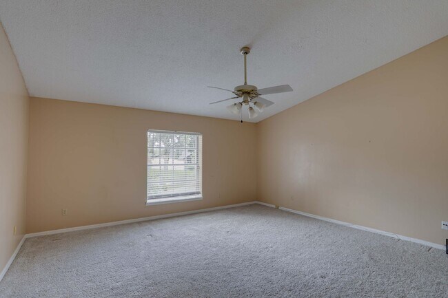 Building Photo - 5212 Abelia Dr