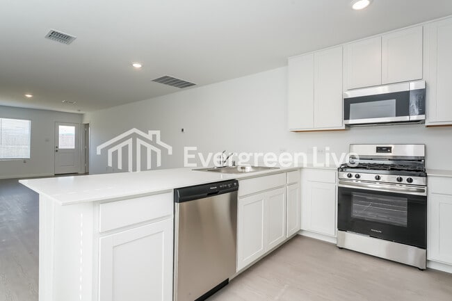 Building Photo - 10504 Desert Hawk Cir