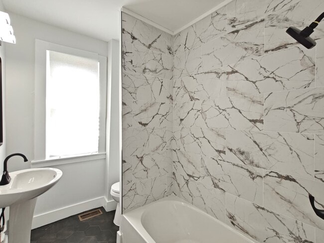 Building Photo - 5245 Pentridge St