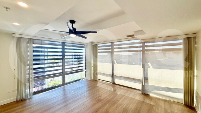 Building Photo - 7157 E Rancho Vista Dr