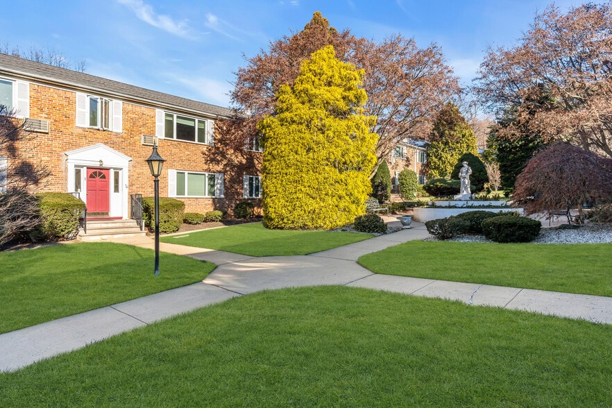 Building Photo - 283 Spring St