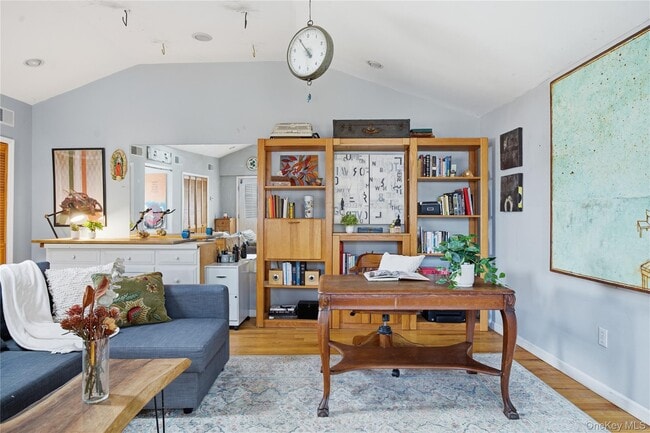 Building Photo - 33 Lydecker St