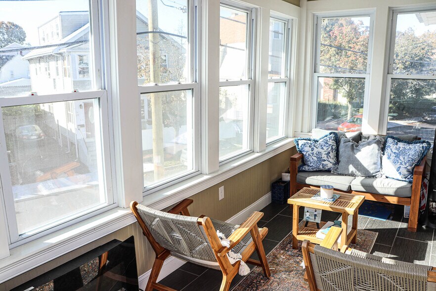 Building Photo - 36 Lancaster St