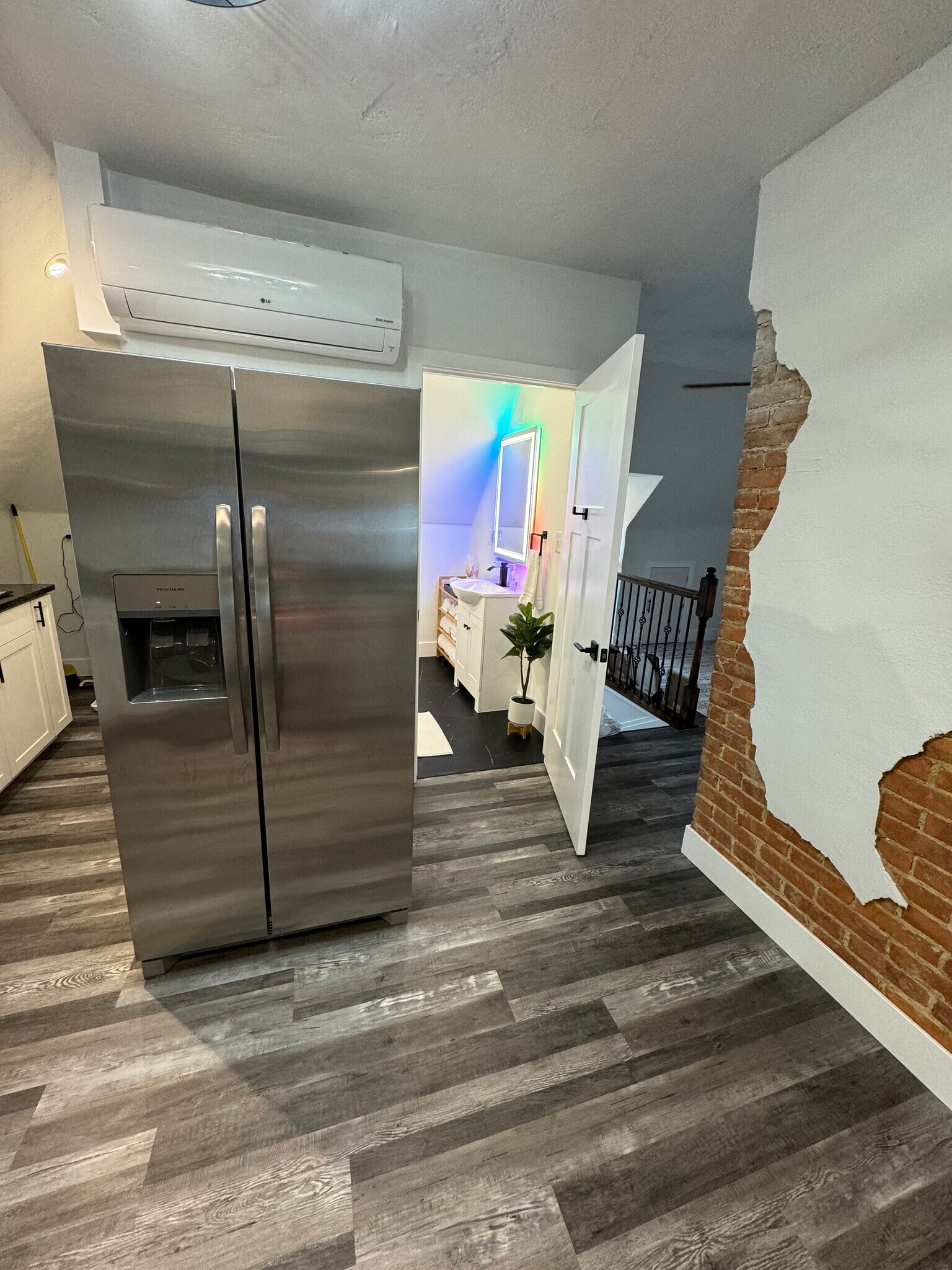 Building Photo - 664 New Castle Road