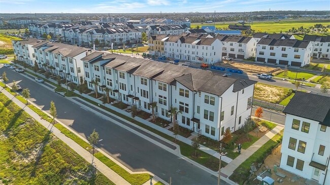 Building Photo - 15399 Hamlin Pk Dr