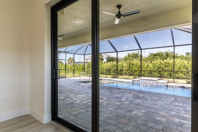 Building Photo - PET FRIENDLY BRAND-NEW LUXURY EXECUTIVE HOME