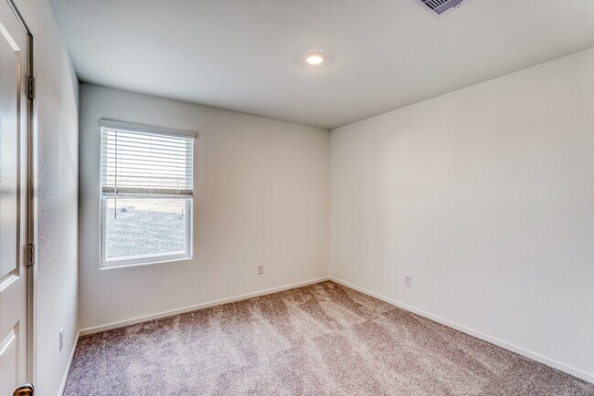 Building Photo - 472 San Miguel Crk Dr