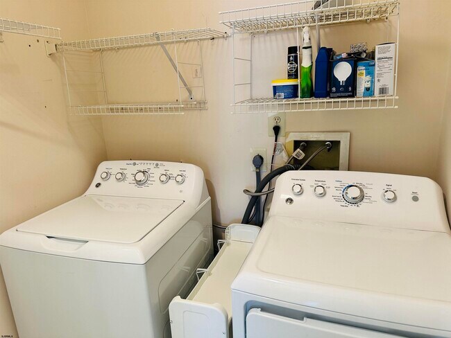 Building Photo - 550 Central Ave