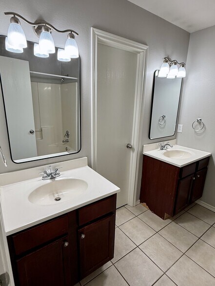 Building Photo - 13865 County Road 194