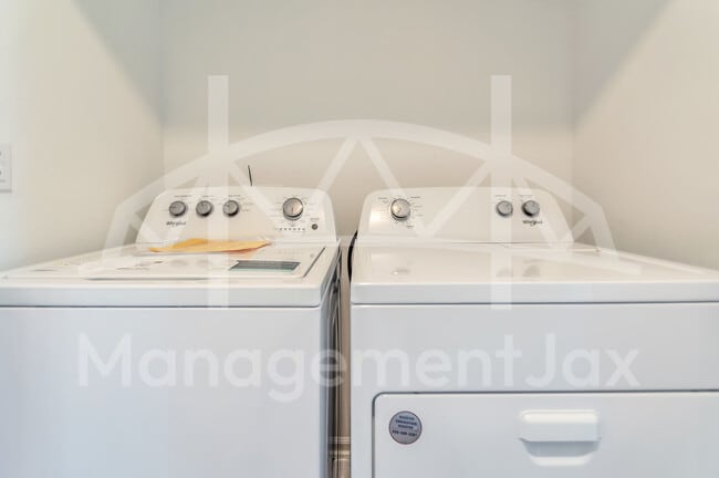 Building Photo - 8313 Asteroid St