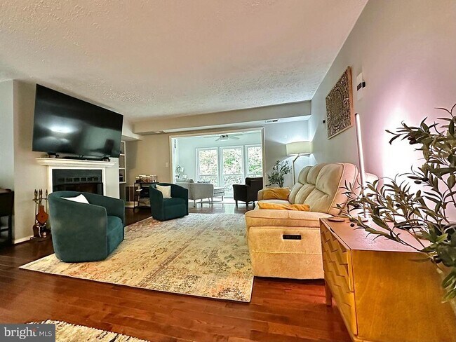 Building Photo - 7678 Willow Point Dr