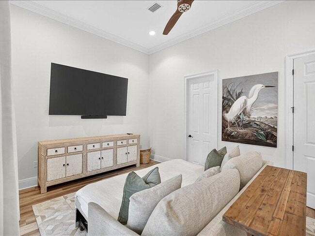 Building Photo - 3161 Club Dr