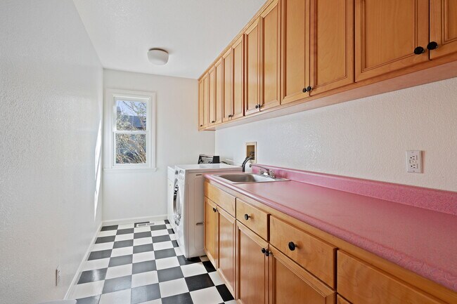 Building Photo - 8161 Ragle Pl