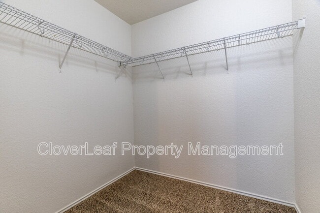 Building Photo - 446 S Water Ln