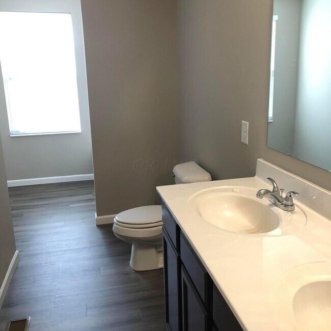 Building Photo - 1417 Hoovler Way