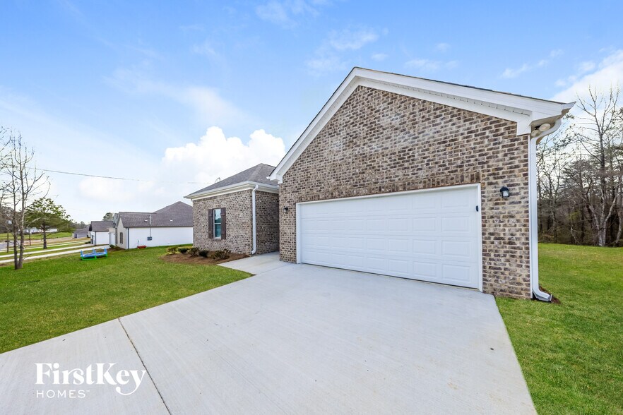 Building Photo - 267 Lakewood Ln