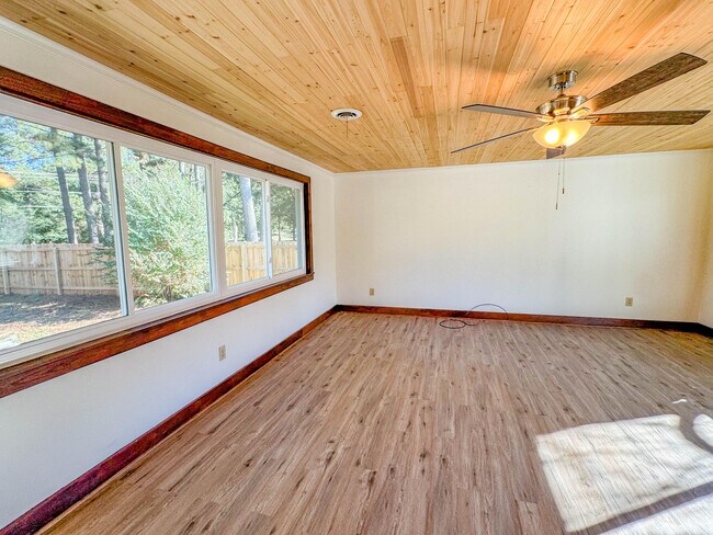 Building Photo - 3204 Ray Owens Rd