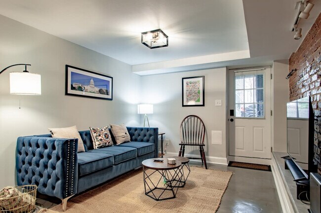 Building Photo - 824 Varnum St NW