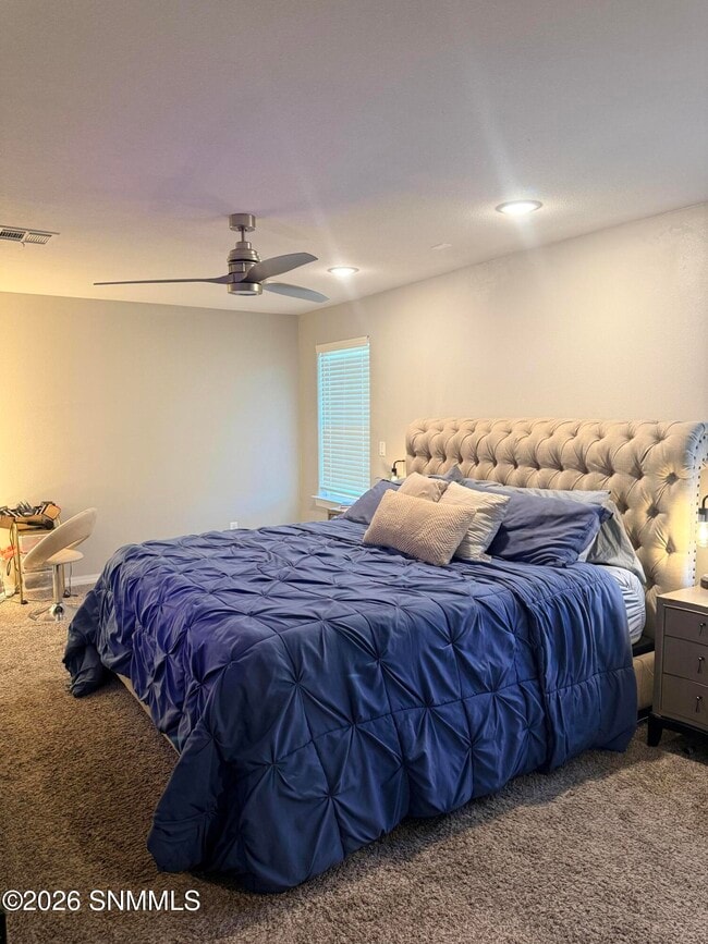 Building Photo - 548 La Entrada Cir