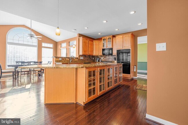 Building Photo - 206 Markham Ct