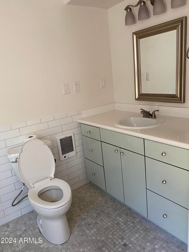 Building Photo - 16813 Shrine Dr