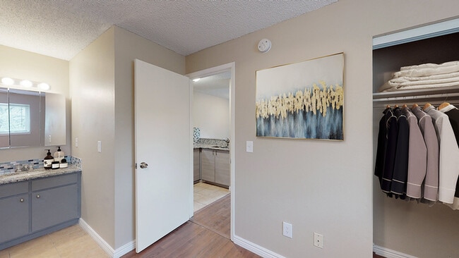 wh_980sdexter_unit30_STAGED_476sf_bedroom2_1220x675 - Apex 980