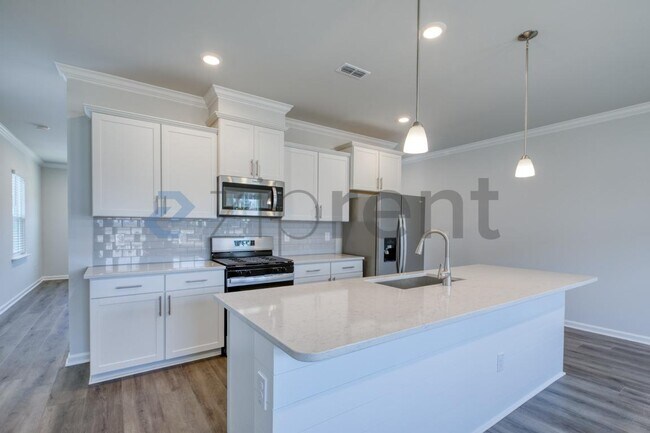 Building Photo - 1467 Hasse Ave