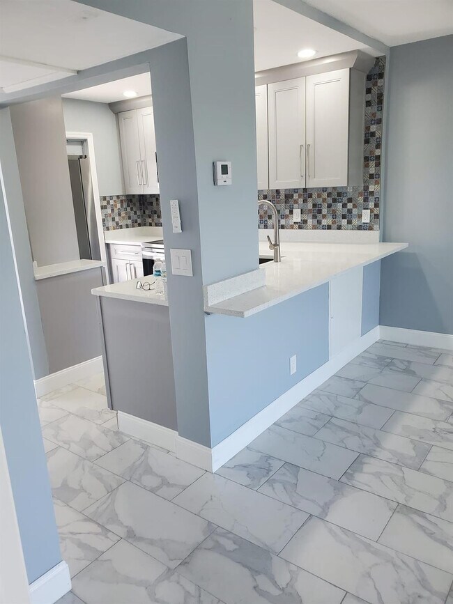 Building Photo - 1481 S Ocean Blvd