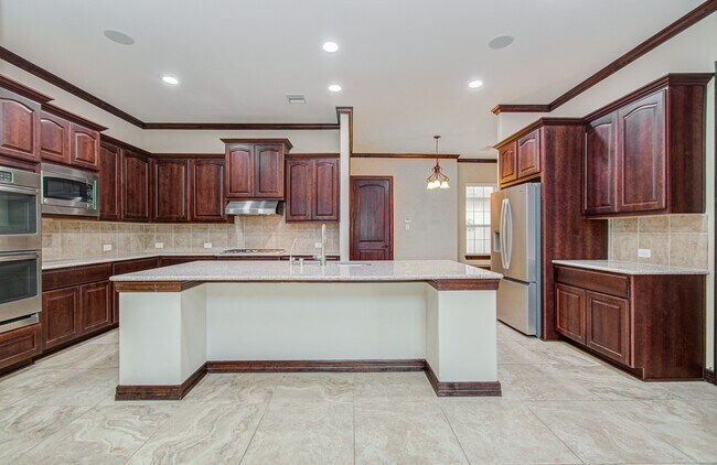 Building Photo - 5711 Avon Landing Ln