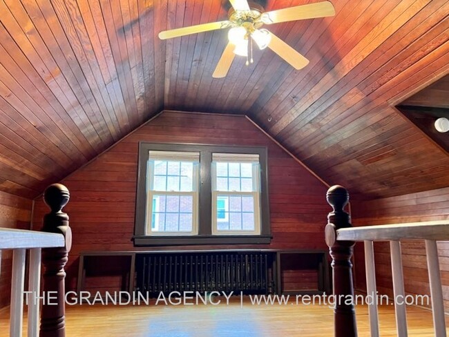 Building Photo - 1668 Brandon Ave SW