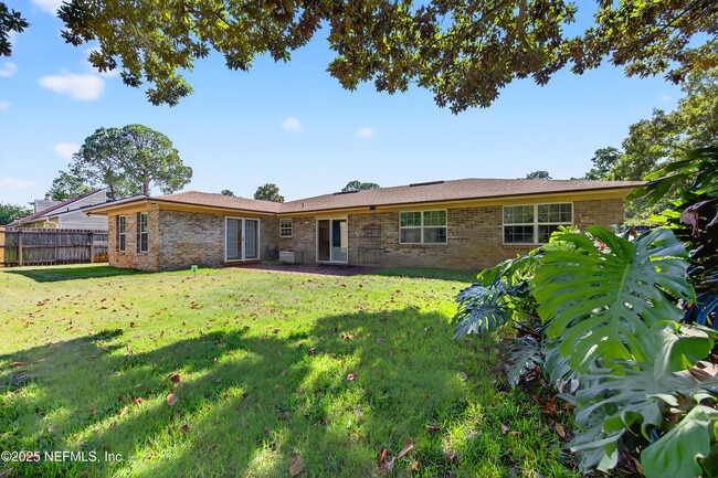 Building Photo - 9727 Viceroy Dr E