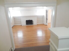 LIVING ROOM - 624 N Court St