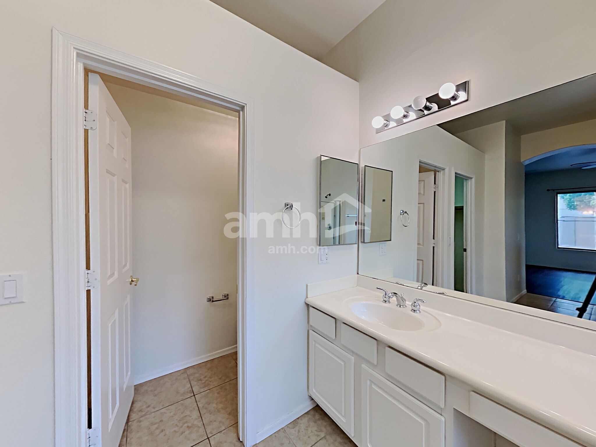 Building Photo - 8027 W Clara Ln